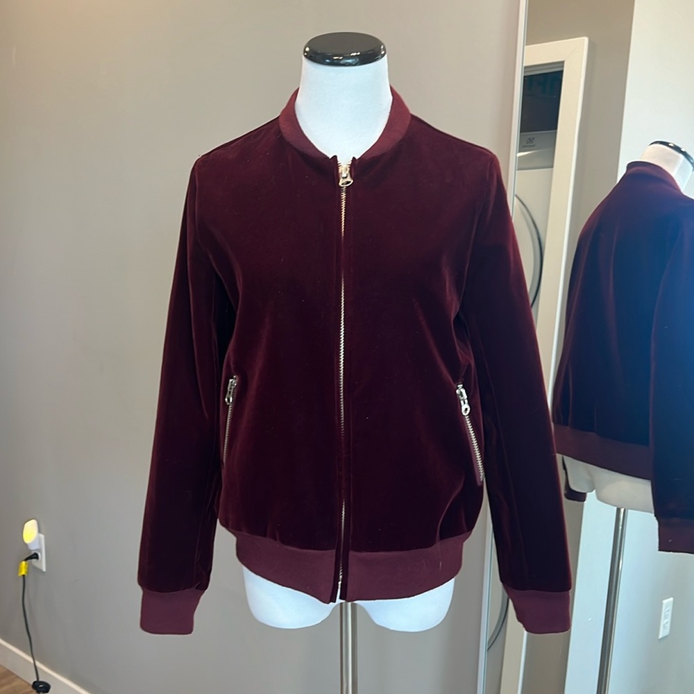 Burgundy velvet jacket.  Great condition!